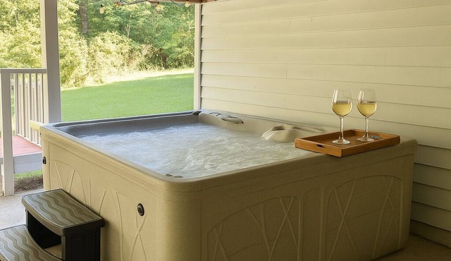 ✩ Private ✩ Horse Park ✩ Hot tub ✩ Ping-pong ✩ Foosball ✩ 4500 sqft ✩ Sleeps 20