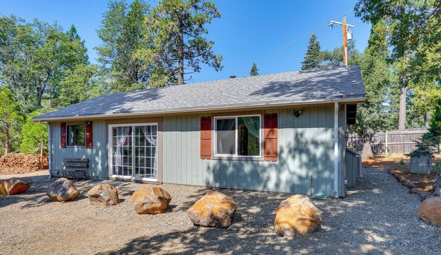 Private Horse Stall: Unplug at Shingletown Home!