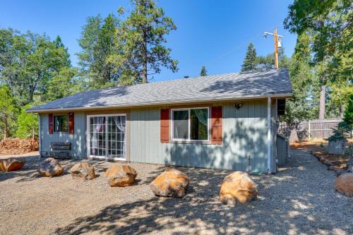 Private Horse Stall: Unplug at Shingletown Home!