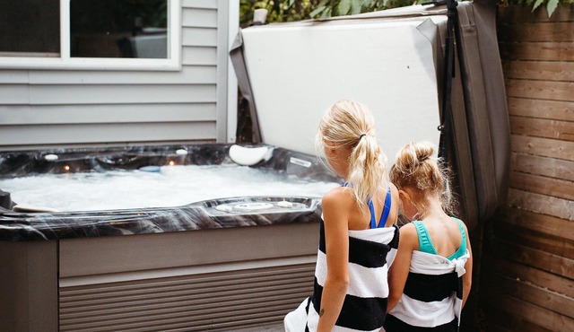 Private Hot Tub 3Bd, 5 min Walk to Broadway & Downtown