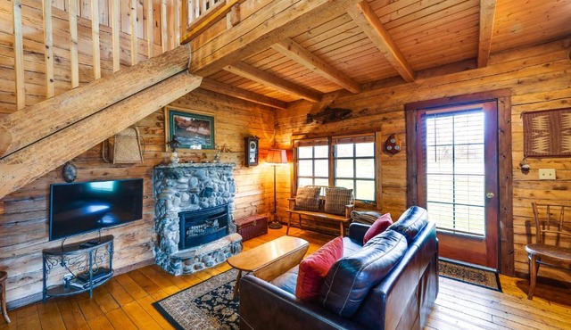 Private Hot Tub Blue Sky Cabin in Sequim