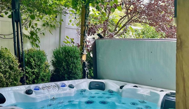 Private HOT TUB - Blue Lake Paradise - SLEEPS 4