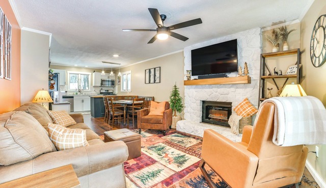 Private Hot Tub & Deck: Gaylord Family Home!