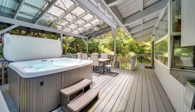 Private Hot Tub & Deck: Tranquil Volcano Hideaway!