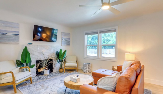 Private Hot Tub & Fenced Yard: Sleek Gulfport Home