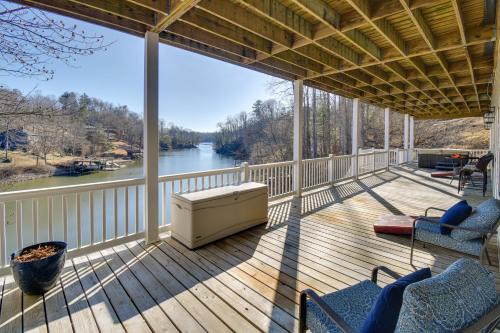 Private Hot Tub! Getaway on Smith Mountain Lake