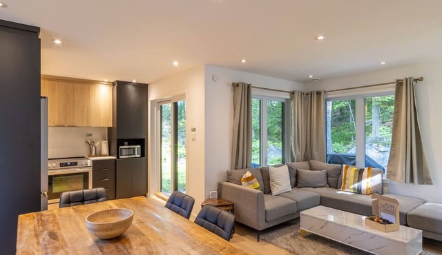 Private Hot Tub| Hiking | Skiing | Chalet Harmonia