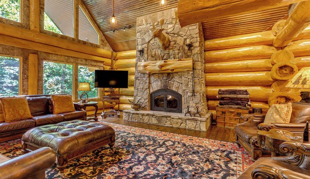Private Hot Tub & Home Theater: Ranger Log Cabin!