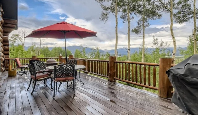 Private Hot Tub in Amazing Home Away From Home!