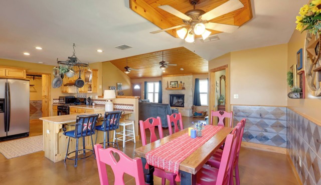 Private Hot Tub & Pickleball Court: Baird Home!