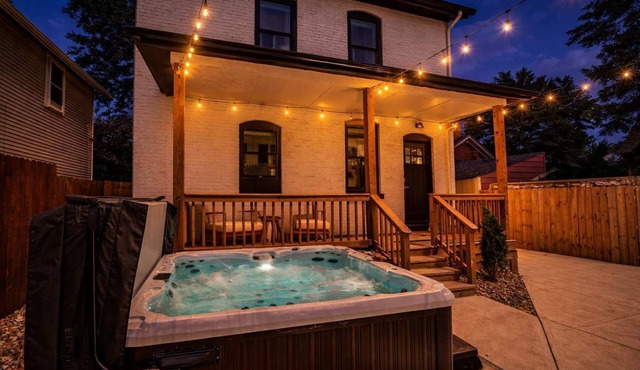 Private Hot Tub + Pool Table | Heritage Manor | 5BR Sleeps 16 | Ohio City, CLE