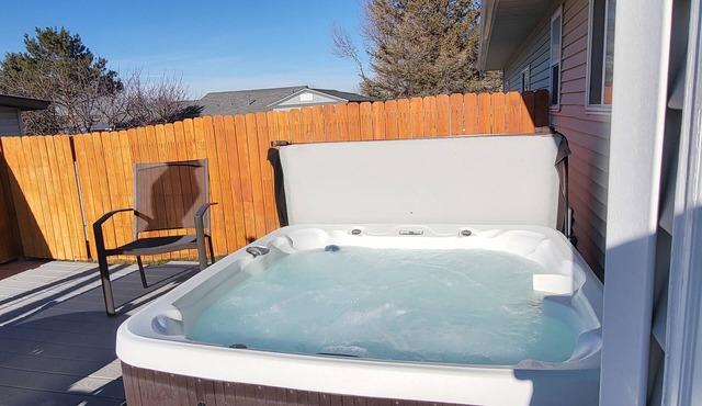Private Hot Tub Remodeled Peaceful Retreat