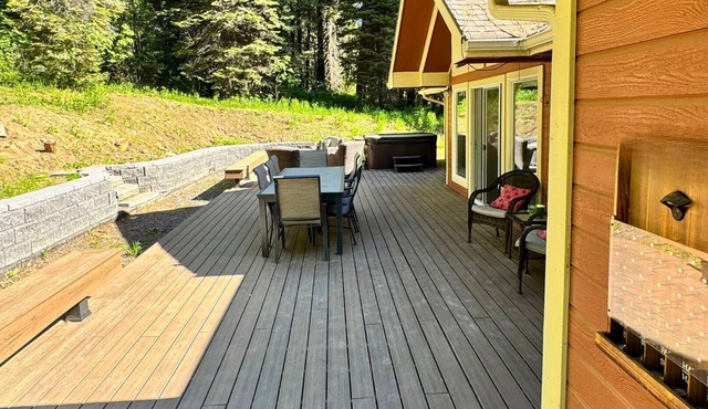 Private Hot Tub Retreat Near Tamarack | Quiet Donnelly Cabin
