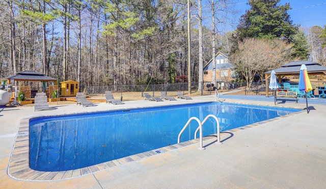 Private Hot Tub & Sauna: Georgia Nature Retreat!