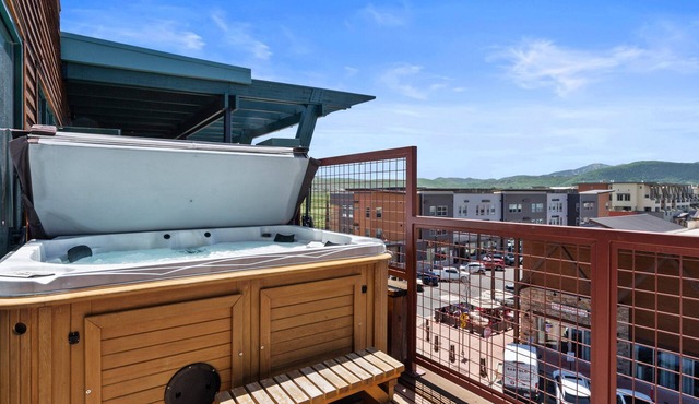 Private Hot Tub | Stylish Top-Floor | Fireplaces, Balcony + Kitchenette
