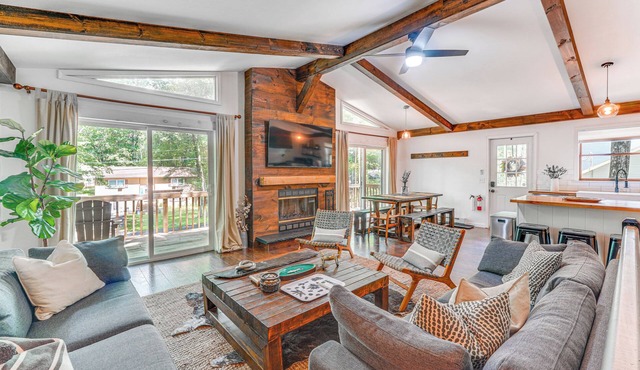 Private Hot Tub: Tree-Lined Poconos Home!