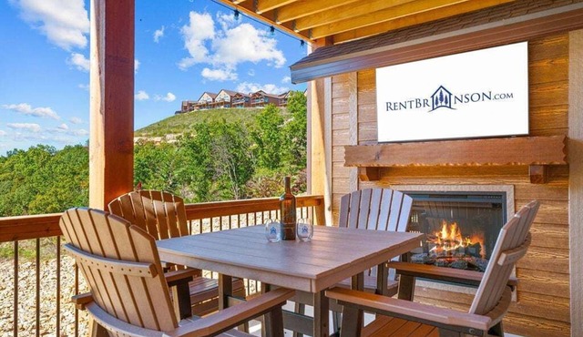 Private Hot Tub & Outdoor Fireplace/TV with Table Rock Views, Pools & Free Tickets