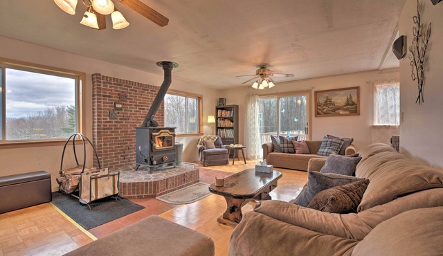 Private Hot Tub & Fireplace: Poconos Home!