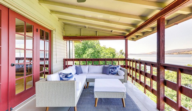 Private Hot Tub w/Water Views: Lower Lake Getaway