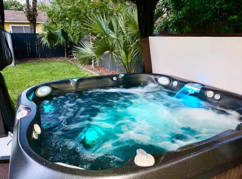 Private Hot Tub - Walk to Pearl - Pet Friendly 3BR