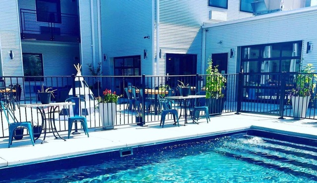 Private hotel near St Louis