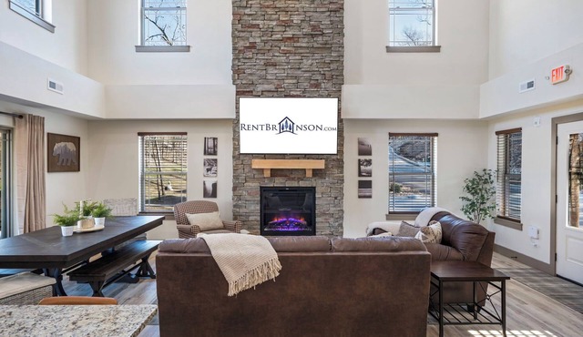 Private HotTub-Minutes to Table Rock & Thunder Ridge-Free Attraction Tickets