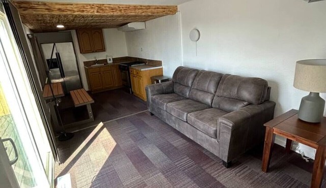 Private house. 1 bed 1 bath full kitchen. Remote location very private