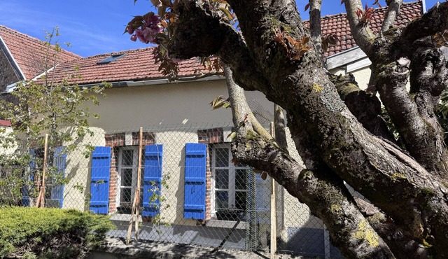 Private house for 4 people with large garden in the village of Cramant