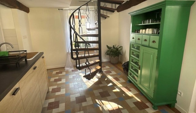 Private house for 4 with large garden in Champagne Grand Cru village of Cramant