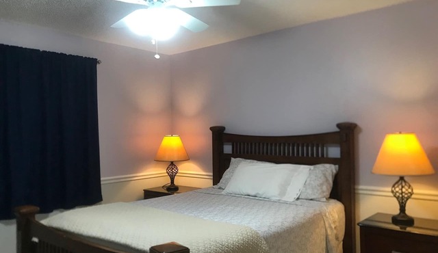 Private house in West Palm Beach, Fl. Cozy 3 Bedroom with plenty of yard space.