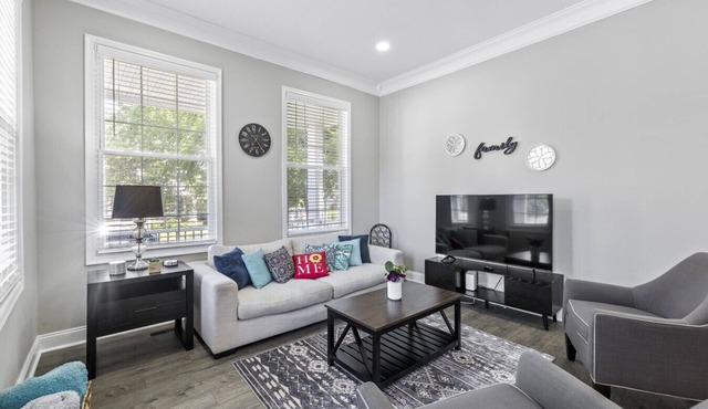 Private House in Heart of Historic Barton Heights!