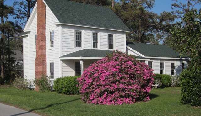 Private house in quiet village close to Cape lookout National Seashore