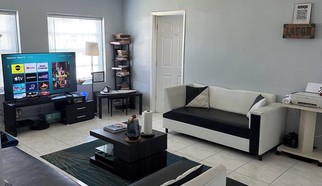 Private House. Near MIA. Cruise Port. Free Parking