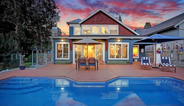 Private House on the Waterfront in Quiet Beach Neighborhood.