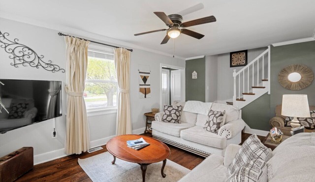 Private House & Yard Central Location to all RVA