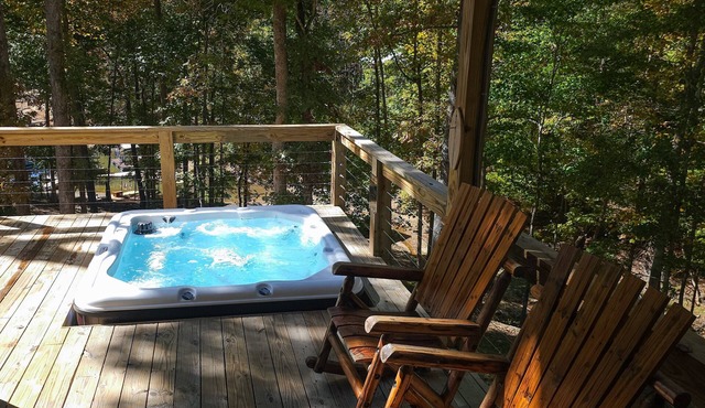 Private In the woods cabin With a Lakeview