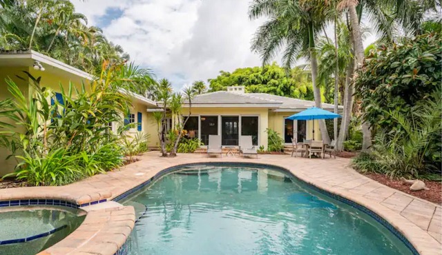 Private in-town Delray Beach Oasis
