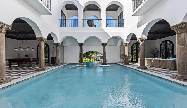 Private Indoor/Outdoor POOL & Waterfront Oasis on Siesta Key