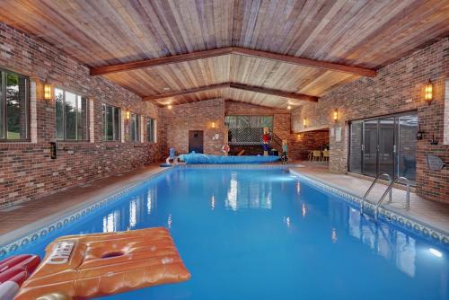Private Indoor Pool Estate with Hot Tub