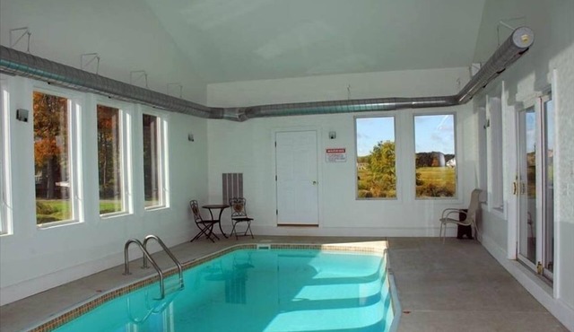 Private Indoor Swim Pool,Hot Tub, Free Golf & Mini Golf, Tennis, Fire Pit