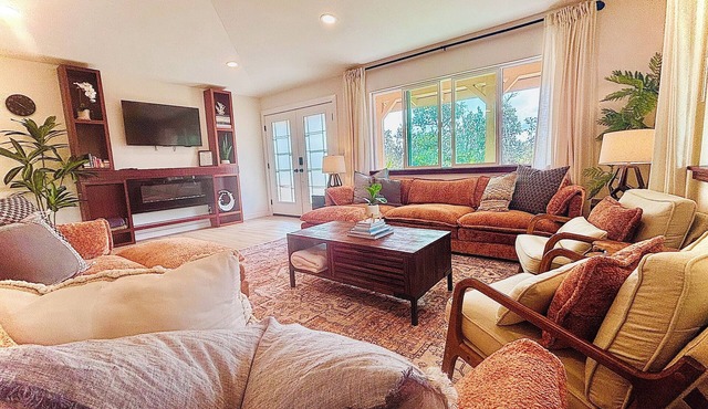 Private Island Basecamp Lanai, BBQ & Beach Gear