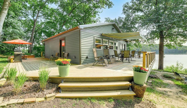 Private Island: Home in Belding w/Dock & Grill!