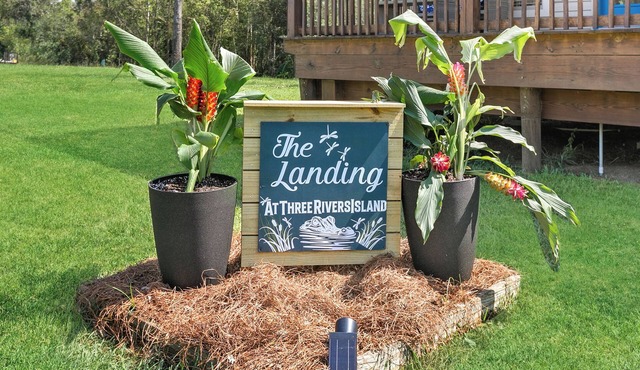 Private Island Paradise: 2 Bed, 2 Bath Retreat with Dock, Boat Lift in Maurepas