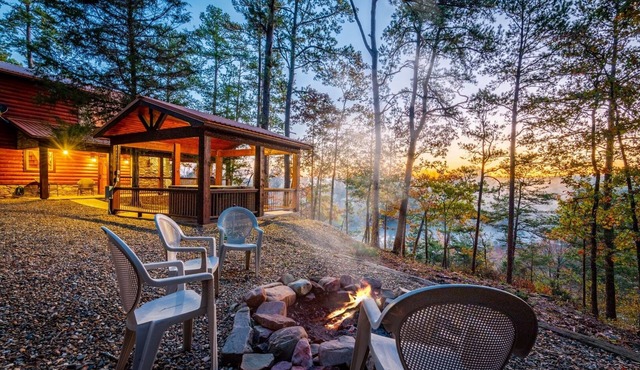*Private Island*w/free kayaks, hot tub and VIEWS!