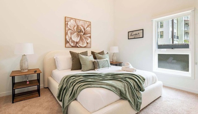 Private King 1B1B Oasis｜Pool & Spa Amenities