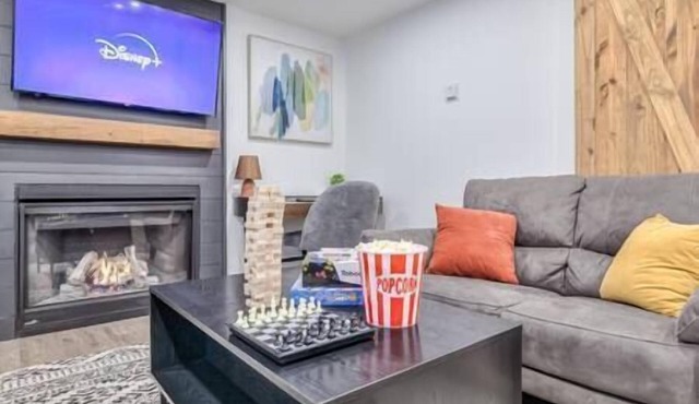 Private | King Bed | Fireplace | Pets | Therma SPA | WiFi | No Steps inside