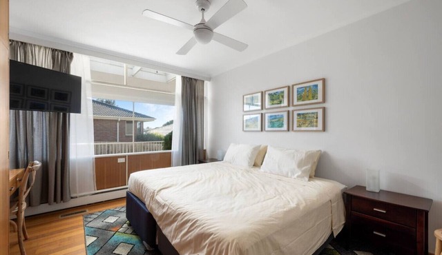 Private king guest room w/free parking