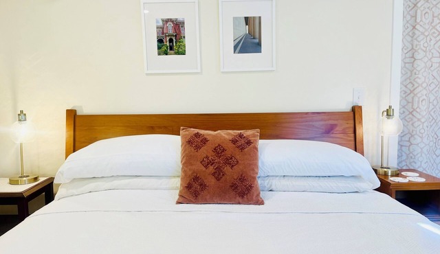 Private King Suite, Mins to BNA, Downtown