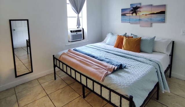 Private King Suite w/Bath - Central Miami near Wynwood & Downtown
