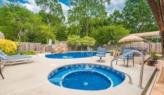 Private Knoxville Oasis